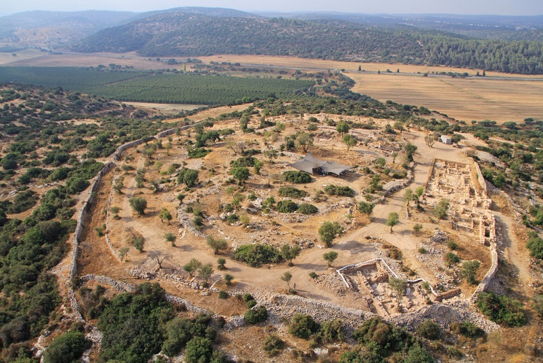 „Archeológovia