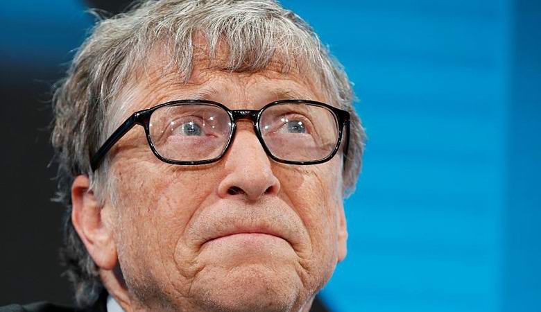 Bill Gates postavil umelú inteligenciu na atómové zbrane.