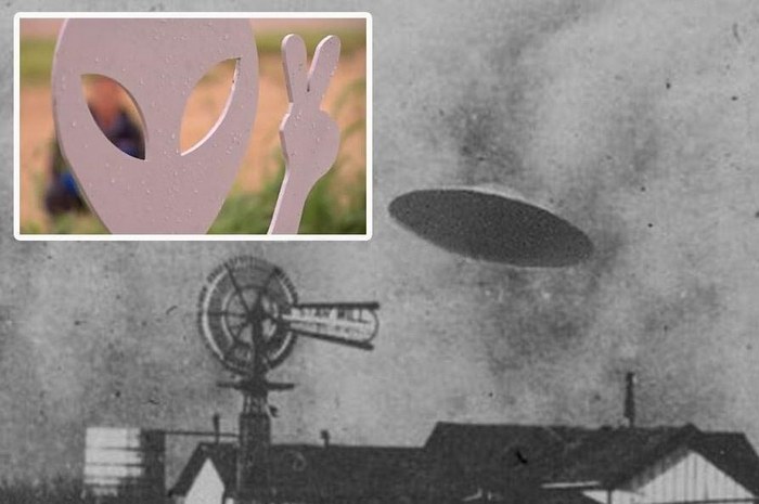 Alien Ned je pochovaný na cintoríne mesta Aurora