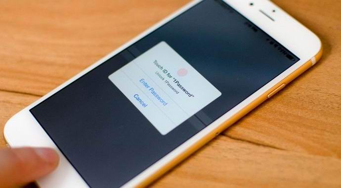 Americký prezidentský kandidát sľúbil, že crack smartphone alebo jesť jeho boot