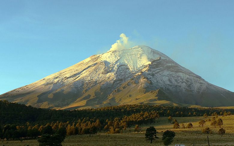 UFO stúpa nad Popocatepetl v Mexiku