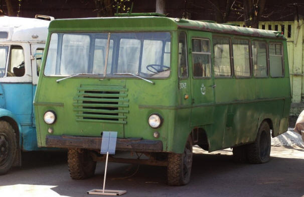 Legrační autobus, neobvyklý