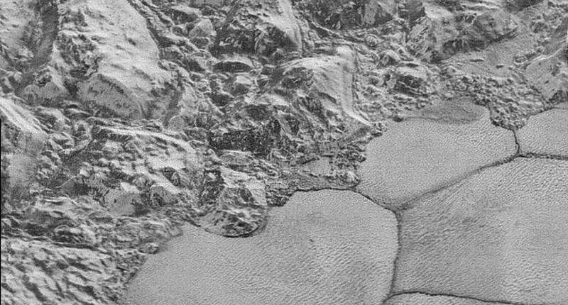 Obsahuje Pluto základné prvky pre život?  - Nové údaje o misiách pre New Horizons 