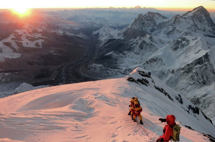 Po zemetrasení v Nepále Mount Everest odmietol.