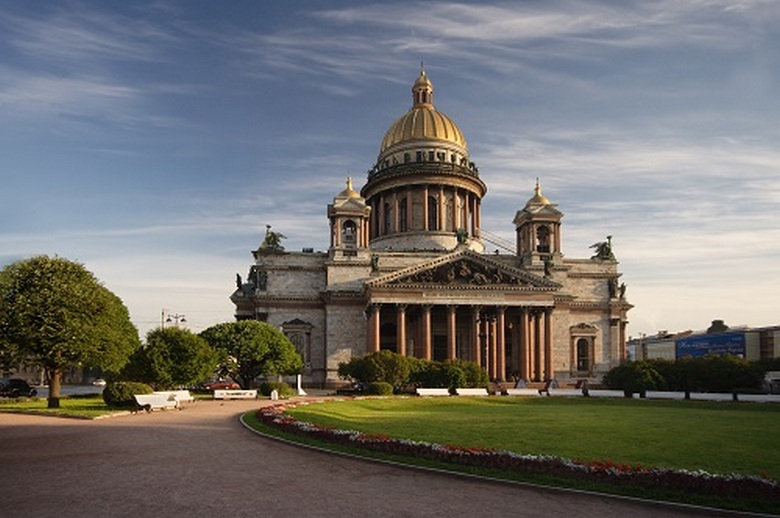 Архитектура 19 в. Монферран Исаакиевский собор. Огюст Монферран Исаакиевский собор. Монферран Архитектор Исаакиевский собор. Собор Исаакия Далматского Санкт-Петербурге.