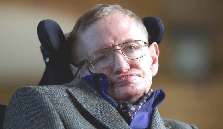 Stephen Hawking sa bál smrti nadľudskej rasy