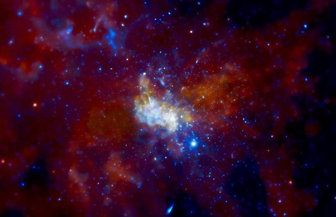 Aktivuje sa supermasívna čierna diera v strede našej galaxie 