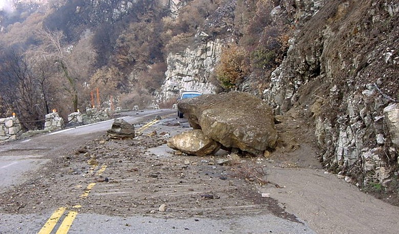 Na Kryme sú zosuvy pôdy na horských cestách spoločnou záležitosťou.