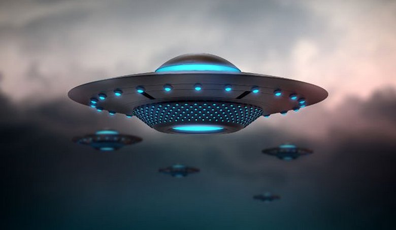 Na oblohe nad Seattle fotografoval skupinu UFO