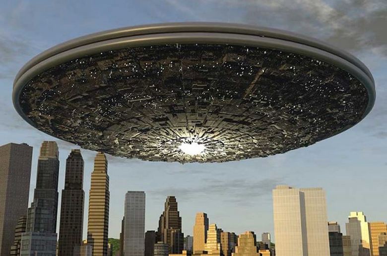 Newyorčania boli svedkami prechodu obrovského UFO nad metropolou